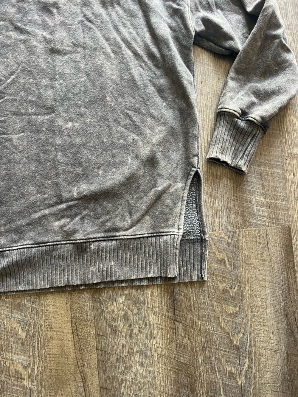 SO Women's Crewneck Sweatshirt in Washed-Gray